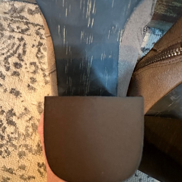 NWOT!!!!   🥰  Women’s Size 10 Nine West Booties - 4 Inch Heels - Picture 10 of 11